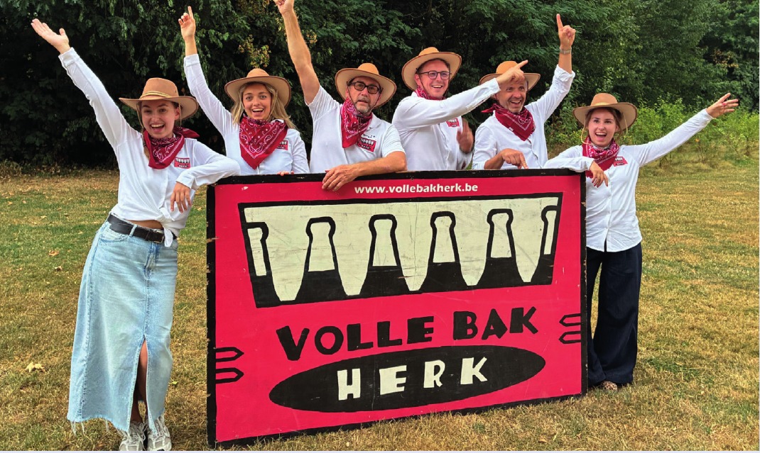 Volle Bak Herk — foto uit de wijkkrant, pagina 15